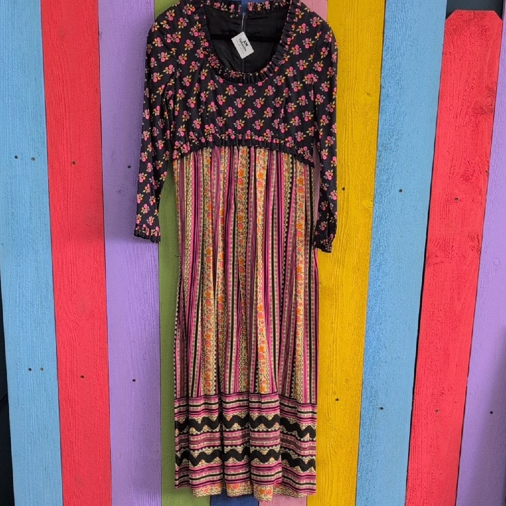 Vintage 70s Floral Maxi Dress